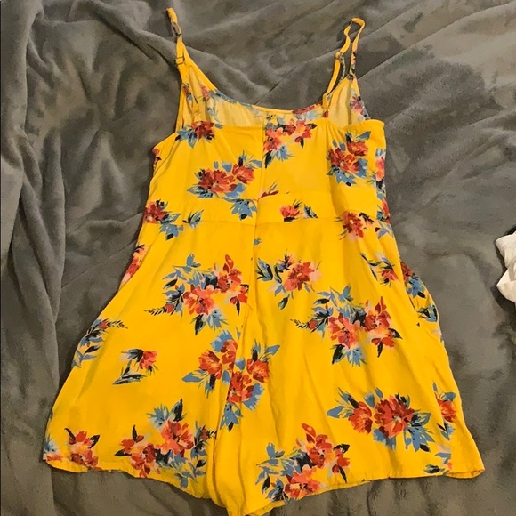 GUESS Yellow Romper - Picture 2 of 2